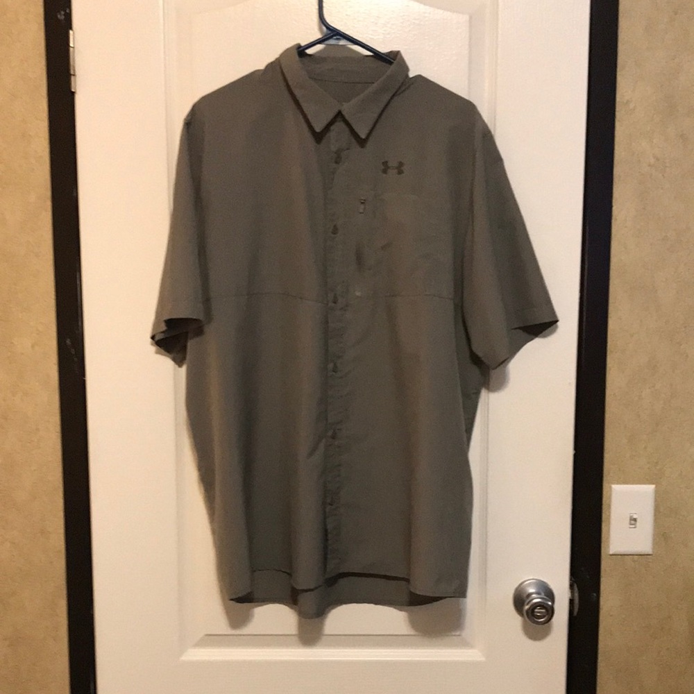 Under Armour mens shirt